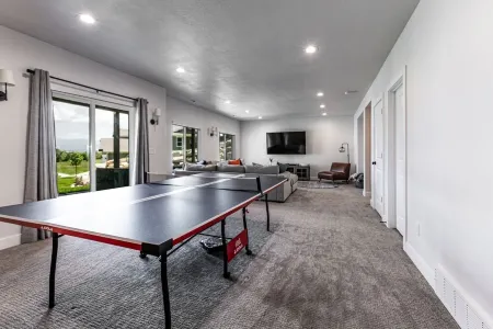 Spacious - Midway Getaway -Majestic Views  4 Bd  4.5 Bath Near Park City Resorts