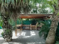 ESPACE CASE / APARTMENT IN PRIVATE RESIDENCE WITH SWIMMING POOL Hôtels à : 