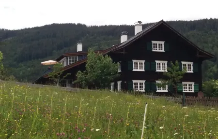 Apartment with roof terrace, washing machine, cable car included in summer.