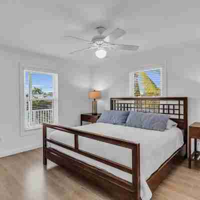 House in Islamorada, in exclusive Venetian Shores. Rooms