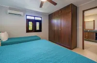 Island Vibes at Elegancia