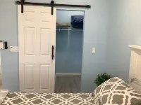 Cozy private green studio cottage on water free floating dock at your doorstep