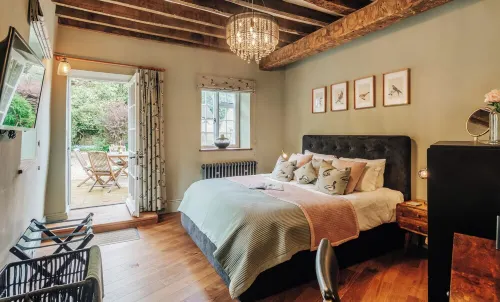 NEW luxury historic apartment, private garden, parking, dog-friendly, in Tetbury Các khách sạn ở Tetbury