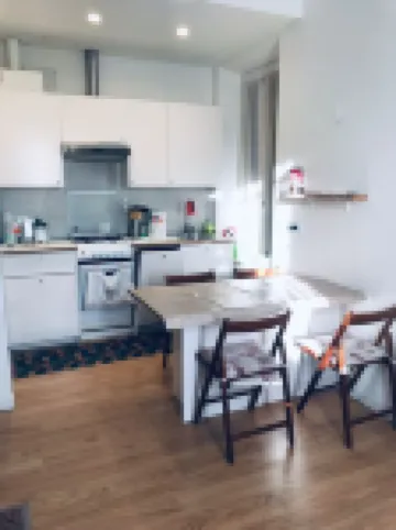 Great location, quiet, cozy and accessorized, with fast wi-fi.