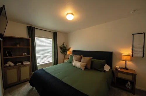 The Green House - 3 King beds, 2 Bathrooms in Yuma AZ