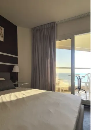 907GO to Bat Yam balcony,sea ​​view.Free parking