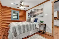 Cabin Sweet Cabin - Modern Log Cabin @ Beaver Lake W/Hot Tub