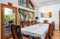 Spacious Mountain View Home - Pool, Spa, Game Room & Stunning Views [Sleeps 16]