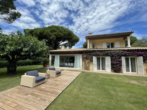 Appartement Mitoyen Dans Belle Propriété Hotels in Ramatuelle