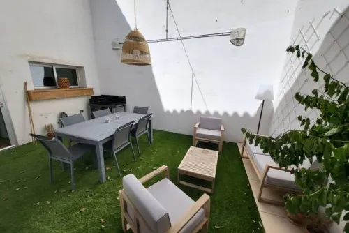 Freshly renovated winegrower's house in the heart of the village