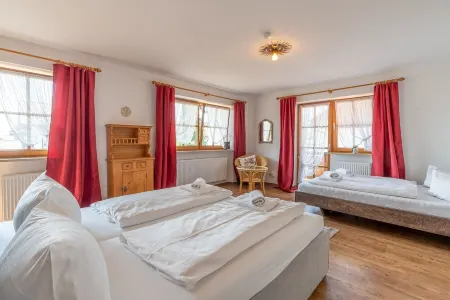 Familienfreundliche Ferienwohnung in Mitten der Berge Отели в г. Верхний Альгой