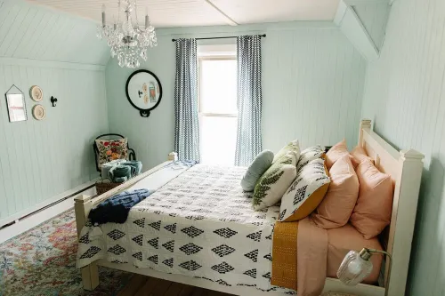 Maison 704; A Downtown Charlevoix Vintage Charmer