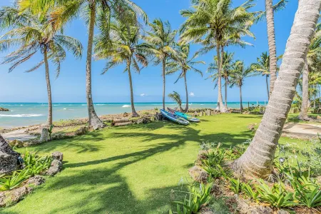Casa Taina- 5 Bungalows, swimming pool- OCEANFRONT w/Butler and Chef