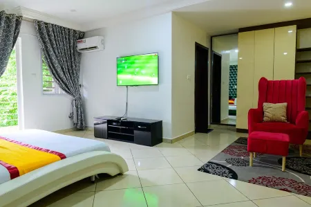 Luxury 4 Bedrooms Holiday Home 24Hrs/Wi-fI/Securit