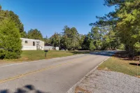 Prosperity Vacation Rental ~ 1 Mi to Lake Murray! - 3 tähden
