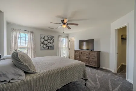 Cozy, Updated 2BR/2.5BA End-Unit Townhome, Greer SC Отели в г. Грир