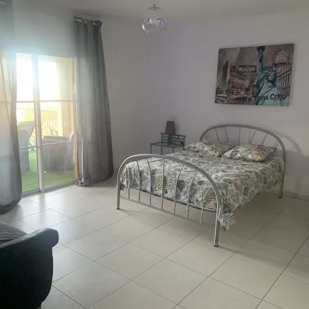 Apparently exceptional 105m2 terrace 35m2 100m from the port