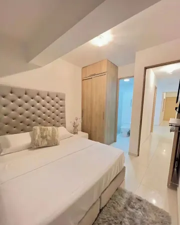 Modern apt with a great view