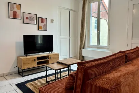 La maison de la Loire Отели в г. Невер