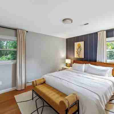 Movie & Arcade Games/Foosball - Cozy 4Bd Rooms