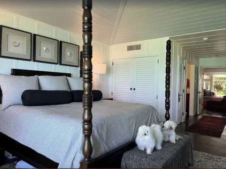 Luxury Lanikai Oceanfront Home!