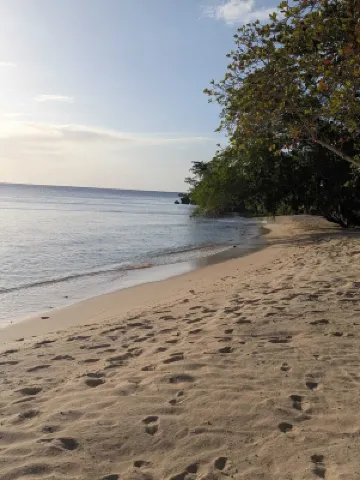 Beachfront Townhome at Little Bay Country Club: Pool, Beach, Backyard & More! 鄰近Booby Cay Island的酒店