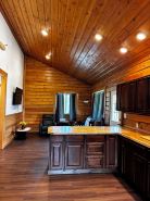 Charming 2-bedroom cabin with AC, WiFi in tranquil Hoonah