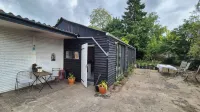 Barn converted into cosy studio with garden and free parking in Eindhoven Hotels in Gestel