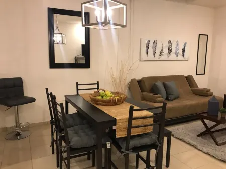 San Marcos Home in a quiet & private neighbourhood