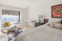 Upscale 4Bdrm Getaway, Near Stowe Village & Trails