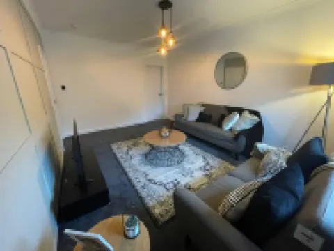 Modern 3 bedroom fully equipt apartment in Hamilton 漢密爾頓酒店