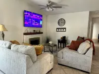 Fontana Cottage Home 3 bedroom Hotels in Fontana