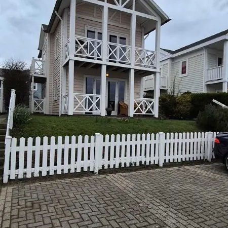 1st line water front 5 Minutes to the beach and 10 mins to old town center.