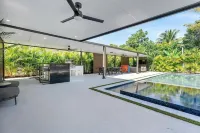 GoldLuxe with Outdoor Paradise