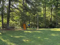 Whispering Pines - a Charming 2-bedroom cabin with WiFi, AC in serene Pipestem Hotels in Summers County
