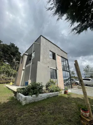 Beautiful villa overlooking the forest + jacuzzi Hotels in Guarne