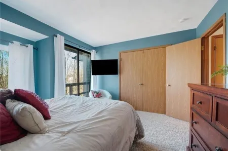 Fall in the Laurel Highlands.  Family sized townhouse, close to local fun.