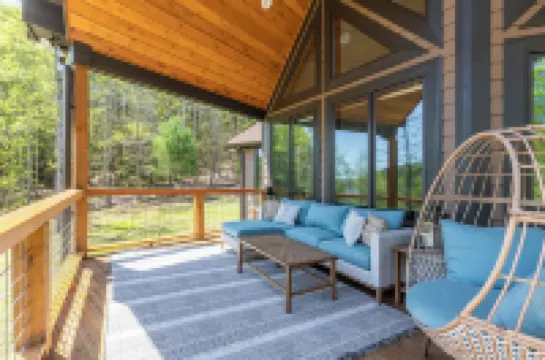 Stylish Retreat with Views, Gym & Prime Location!