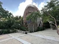 Eco-luxury condo, in the heart of Cancun w/roof top