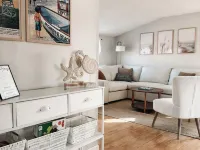 Walk to Beach: Modern-Not a 90’s Throwback! Hotels in Brigantine