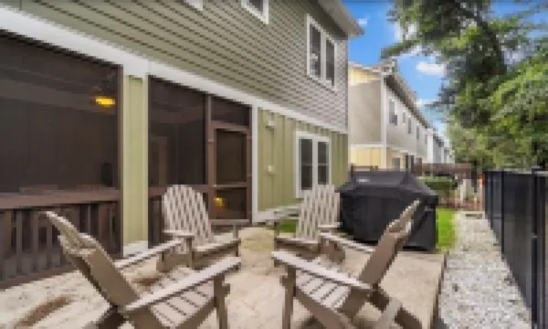 Upscale 4BR/4.5 Bath townhome/duplex in Corolla Light Resort community