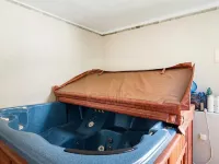 Charm Villa in Parede, few meters from the Beach. Beautiful garden with Jacuzzi Hotel a Parede