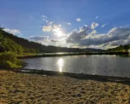 Fewo-BergSeeOase with fireplace, at the Hillebachsee and Hochheide