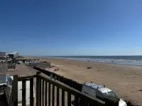 Beachside Apartment with Stunning Sea Views (only a few steps from the beach