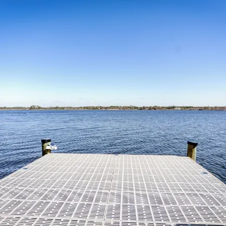 Charming waterfront 3-bedroom, 3 bath house with gourmet kitchen in Milton, FL