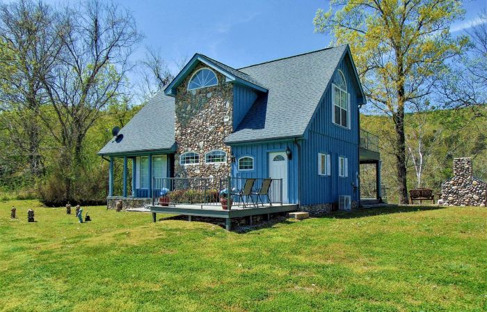 Rubys Landing Cottage w/ Deck & White River Views