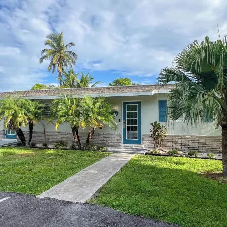 Marco Island Lakeside Inn