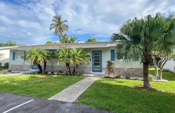 馬克島湖濱酒店