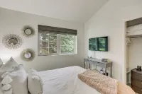 Hike, Ski and Golf Fully Renovated Edwards Townhome - Homestays