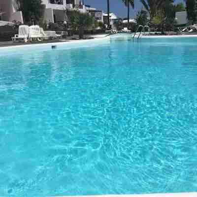 5 Star, 2 x True Ensuite’s, Beach 20 meters, Pool, AC, FREE WIFI, Full TV. Fitness & Recreational Facilities